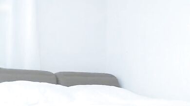 【极品稀缺魔手外购】最新《疯狂抖音》新篇之《狠人》美女是个狠人 筷子头塞嘴弄灭 大哥更是狠人 老虎口交舔JJ (1)